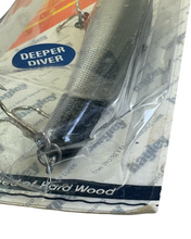 Load image into Gallery viewer, BAGLEY'S DEEP DIVING TECHNICAL KNOCKOUT FISHING LURE. BLACK on SILVER FOIL. TKO5DD BS HardWood