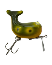 Load image into Gallery viewer, HEDDON HI TAIL VINTAGE FISHING LURE. FROG. R