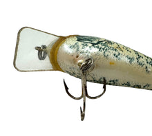 Load image into Gallery viewer, Up Close Hook Hanger View of BAGLEY KILL'R B II (Killer B2) Fishing Lure in TRUE LIFE CRAPPIE with Square Bill