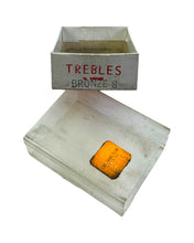 Load image into Gallery viewer, Stamped Box End View ofSHELDONS' INC MEPPS Bronze 8 TREBLES Fishing Hooks Empty Collector Box. LION D'OR FRANCE