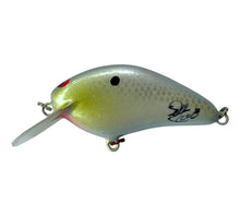 Load image into Gallery viewer, Handmade Bass Lures • BRIAN'S BEES CRANKBAITS 2 3/8" THICK FLAT SIDE ROUND BILL Fishing Lure • #219 SILVER PEARL