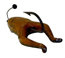 画像をギャラリービューアに読み込む, Up Close Single Hook View of Antique PFLUEGER CONRAD FROG Fishing Lure