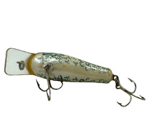 Load image into Gallery viewer, Belly View of BAGLEY KILL'R B II (Killer B2) Fishing Lure in TRUE LIFE CRAPPIE with Square Bill