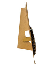 Lade das Bild in den Galerie-Viewer, KATCH-KING FISHING HOOKS STORE DISPLAY. SODERBERG & KENYON of DENVER, COLORADO. side view vintage