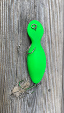 Charger l'image dans la galerie, Top View of HEDDON Phosphorescent MAGNUM TADPOLLY Fishing Lure in Original Vintage Heddon Geometric Box