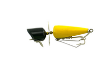 Load image into Gallery viewer, WEEDLESS HARDWARE • ANTIQUE TOM BAIT COMPANY TOP-RUNNING GIZMO Fishing Lure with ORIGINAL BOX & PAPERS • G-WG-BY BLACK/YELLOW