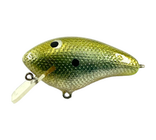 Load image into Gallery viewer, Left Facing View of C-FLASH Handmade Square Bill Crankbait in GREEN FOIL