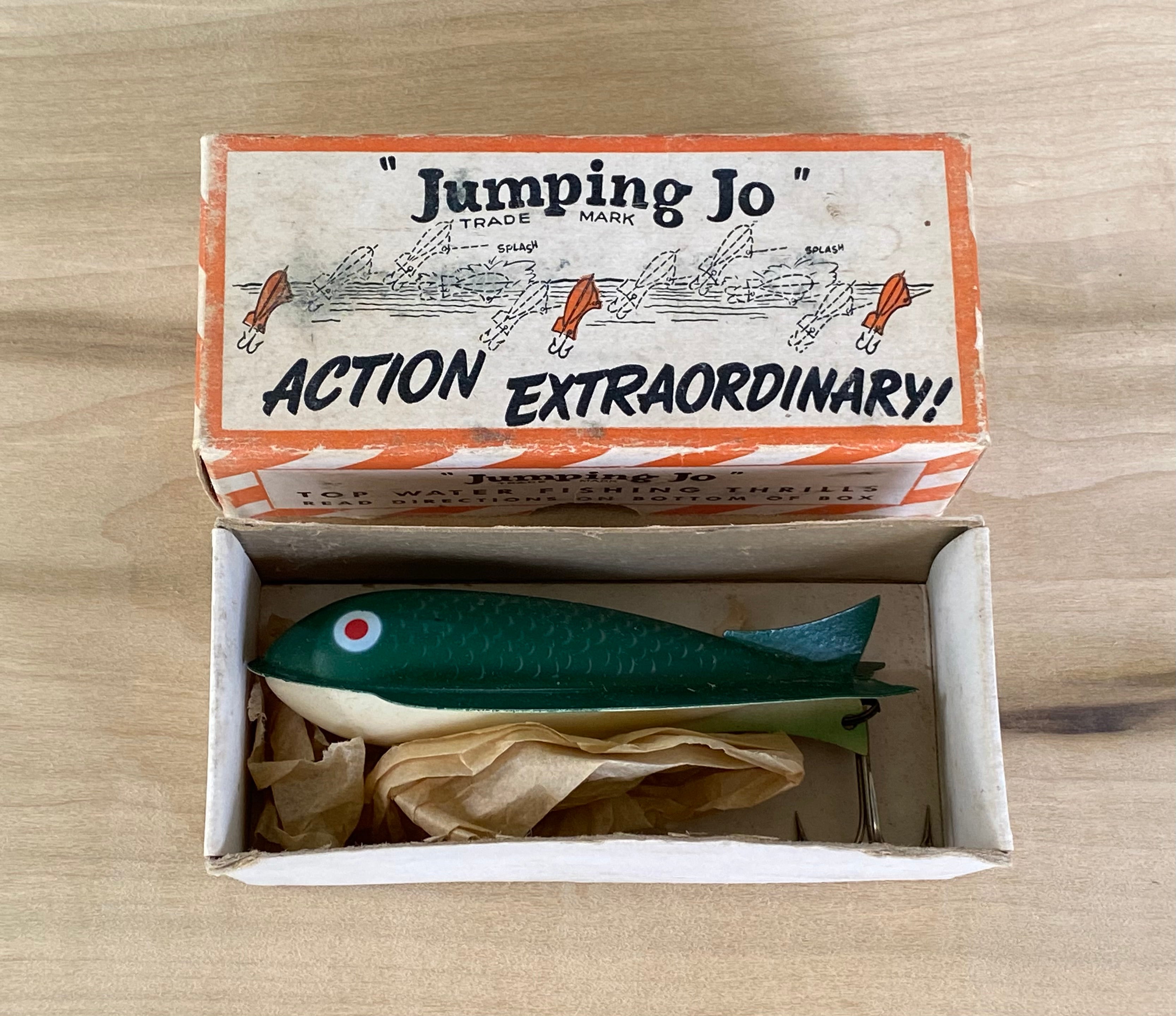 Antique JUMPING JO Fishing Lure with Original Vintage Graphics Box • P –  Toad Tackle