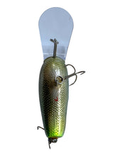 Charger l'image dans la galerie, Signed Belly View of USA MADE C-FLASH BAITS 44 CAL Crankbait Fishing Lure in  MINT GREEN FOIL
