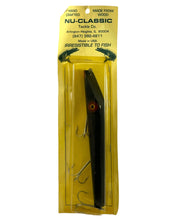 Lade das Bild in den Galerie-Viewer, NU-CLASSIC TACKLE COMPANY 8 1/2&quot; Handcrafted Wood Fishing Lure in BLACK 3-HOOK
