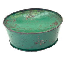 画像をギャラリービューアに読み込む, ANTIQUE WADING BAIT BUCKET and VENTED WORM BOX bottom
