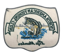 Lade das Bild in den Galerie-Viewer, NORTH AMERICAN FISHING CLUB VINTAGE PATCH life member
