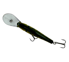 Load image into Gallery viewer, STORM LURES DEEP BABY THUNDERSTICK Fishing Lure in CHROME YELLOW PERCH. Dorsal
