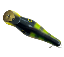 Charger l'image dans la galerie, Old Muskie Lure. Wood Bait from Nu-Classic of Arlington Heights, Illinois. dorsal
