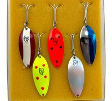 Load image into Gallery viewer, EPPINGER DAREDEVLE DEVLE DOG KIT 5400 FISHING SPOON GIFT SET pinned spoons
