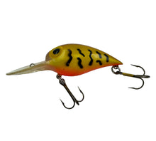 Load image into Gallery viewer, STORM LURES SUSPENDING WIGGLE WART. SV38 GREEN CRAW L
