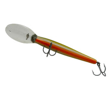 Load image into Gallery viewer, Belly View of BOMBER BAIT COMPANY MODEL 25 A Fishing Lure in FROG. Vintage Bass Crankbait with Screw Tail.
