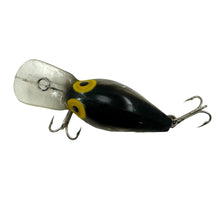 Cargar imagen en el visor de la galería, Back View of STORM LURES WIGGLE WART Fishing Lure in PRIZMFLASH BLACK BACK
