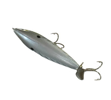 Load image into Gallery viewer, Top View of WHOPPER STOPPER 500 Series HELLRAISER Fishing Lure in GREY SHAD MINNOW
