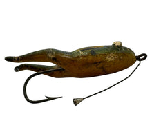 画像をギャラリービューアに読み込む, Additional Belly View of Antique PFLUEGER CONRAD FROG Fishing Lure
