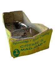 Lade das Bild in den Galerie-Viewer, Stamped Box End View of CREME&#39;S 6100 Series MAD DAD Vintage Fishing Lure in Black
