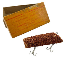 Load image into Gallery viewer, Cover Photo for D &amp; S BAIT Company of Mountain Home, Arkansas THE ORIGINAL DEEBOTTOM SCRATCHER Vintage Novelty Fishing Lure
