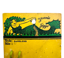 Lade das Bild in den Galerie-Viewer, JOANIE JIGGS FISHING JIG ANTIQUE DISPLAY CARD. MERMAID GRAPHICS. size 10
