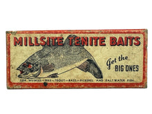 Charger l'image dans la galerie, MILLSITE TENITE BAITS. EMPTY BOX for BABY BASSOR # 1312 YELLOW, BLACK HEAD, FLOATER
