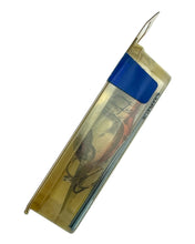 Load image into Gallery viewer, STORM LURES WIGGLE WART Fishing Lure in NATURISTIC GREEN CRAYFISH side
