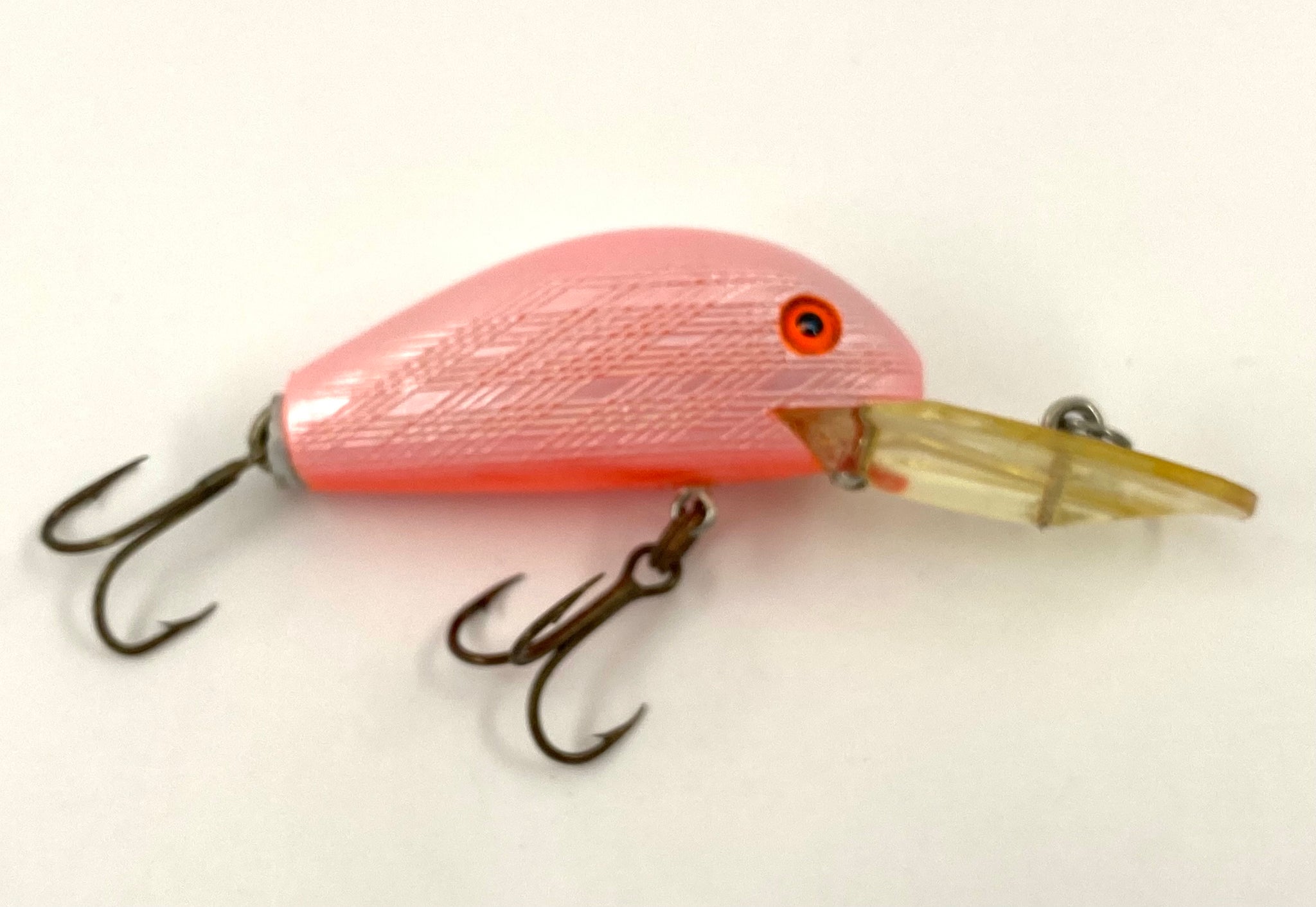 bass humpback lures rebel RATTLER 