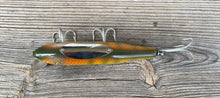 Load image into Gallery viewer, Antique PFLUEGER MUSTANG MINNOW Size 5 Fishing Lure • 9540 SUNFISH
