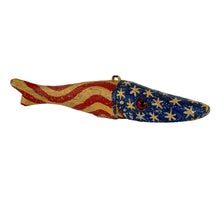 Lade das Bild in den Galerie-Viewer, Right Facing View of DFD DULUTH FISHING DECOY by JIM PERKINS • AMERICANA FLAG FISH
