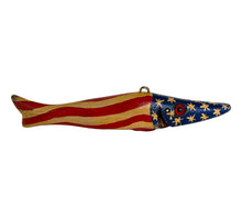 Load image into Gallery viewer, Right Facing View of Jim Perkin&#39;s DULUTH FISHING DECOY (DFD) USA FLAG Musky
