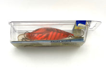 Load image into Gallery viewer, Side View of STORM LURES SHORT WART Fishing Lure in RED CRAWFISH
