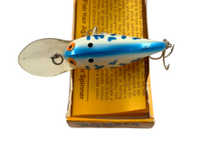 Charger l&#39;image dans la galerie, Toad Tackle • ToadTackle.net • ToadTackle.co • ToadTackle.us • SCREWTAIL • BOMBER BAIT COMPANY MODEL A Fishing Lure w/ LARGE BILL in BLUE COACHDOG. Comes w/ Original Unmarked Box with Insert
