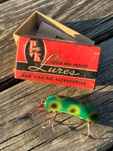 Load image into Gallery viewer, P &amp; K LURES • PACHNER &amp; KOLLER INC. BRIGHT EYES Fishing Lure w/ ORIGINAL BOX &amp; INSERT • 44-F FROG
