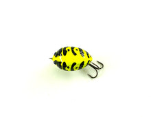 Load image into Gallery viewer, SALMO PERFORMANCE FISHING LURES LIL BUG 3 FLOATING Fishing Lure • FLUORESCENT YELLOW BUMBLE BEE WASP Pattern
