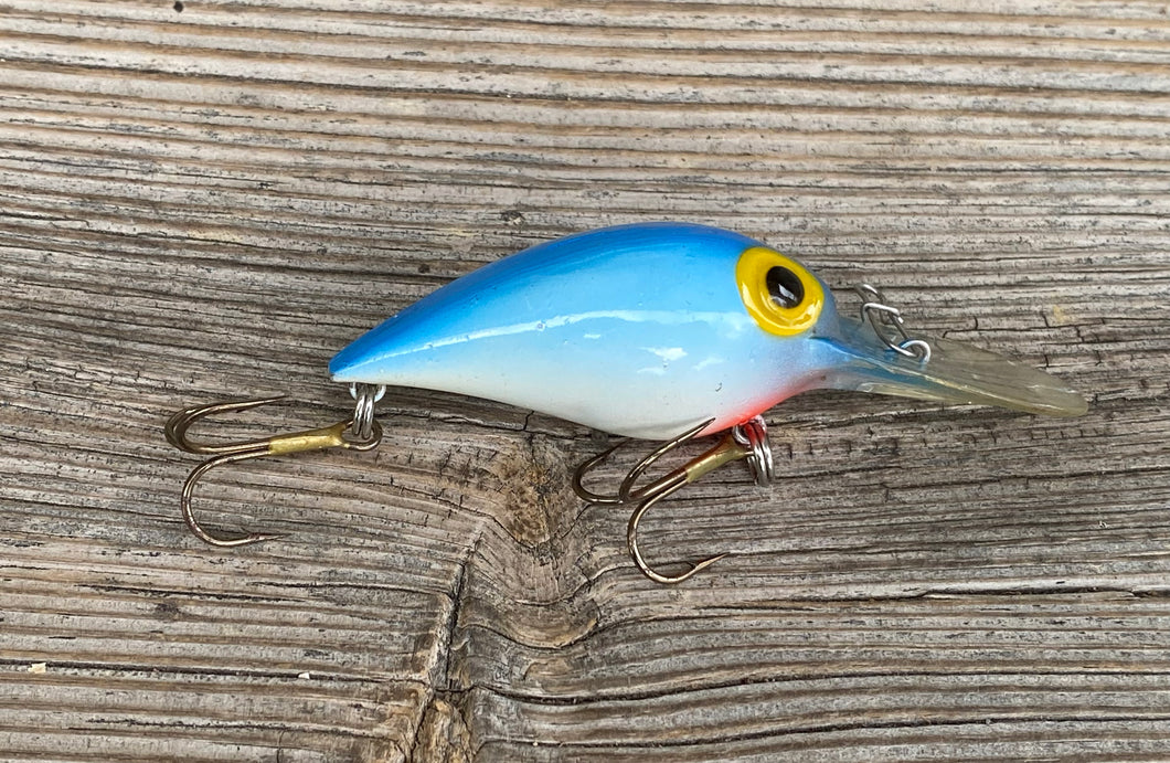 STORM V88 Wiggle Wart Fishing Lure — PEARL/BLUE BACK/RED THROAT