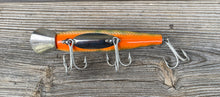 Load image into Gallery viewer, Antique PFLUEGER MUSTANG MINNOW Size 5 Fishing Lure • 9540 SUNFISH
