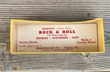 Cargar imagen en el visor de la galería, Box Insert View of Marathon Bait Company ROCK &amp; ROLL Topwater Fishing Lure in BLACK &amp; YELLOW
