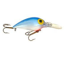 Load image into Gallery viewer, Right Facing View of STORM LURES WIGGLE WART Fishing Lure in PEARL, BLUE BACK, RED THROAT. Available at Toad Tackle.
