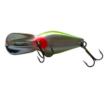 Load image into Gallery viewer, Belly View of STORM LURES WIGGLE WART Fishing Lure in METALLIC GREEN with SPECKS
